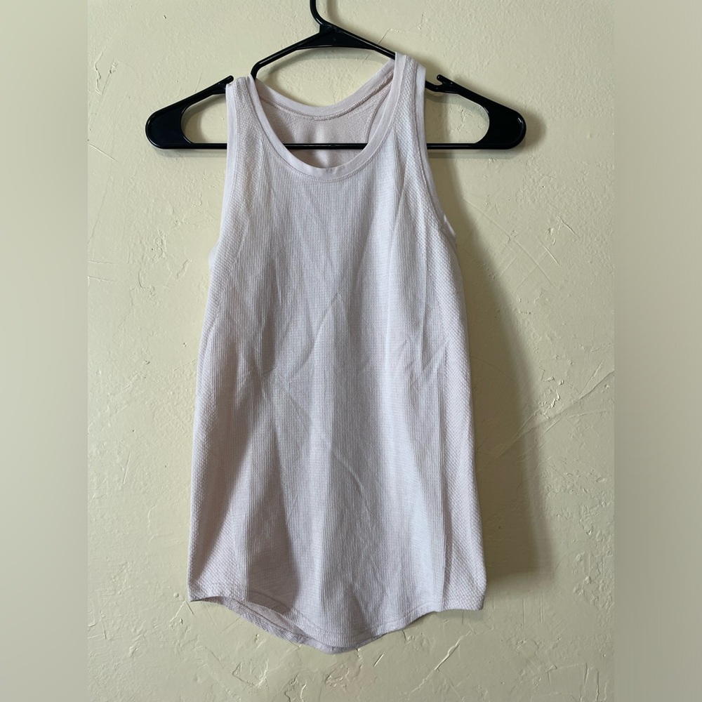 Light pink Lululemon tank